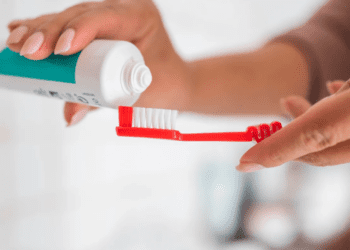 Éliminez définitivement les fourmis et les cafards de votre maison : utilisez une astuce simple avec du dentifrice