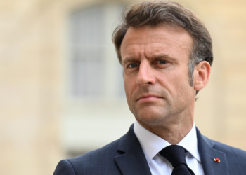 Emmanuel Macron dragueur ? « Il séduirait n’importe qui »