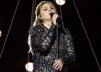 Louane : son ancienne chanson « Maman » supprimée des plateformes, elle s&rsquo;explique