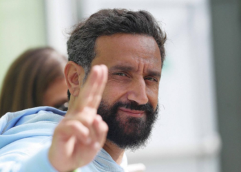 Cyril Hanouna vraiment en couple avec Tiphaine Auzière ? Comment l’Elysée, prévenu en mars, aurait réagi 15 Cyril Hanouna vraiment en couple avec Tiphaine Auzière ? Comment l’Elysée, prévenu en mars, aurait réagi Cyril Hanouna vraiment en couple avec Tiphaine Auzière ? Comment l’Elysée, prévenu en mars, aurait réagi