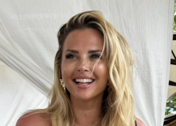 Kelly Vedovelli furieuse après Cyril Hanouna ? "Quand le chat n'est pas là, les souris dansent" 7 Kelly Vedovelli furieuse après Cyril Hanouna ? "Quand le chat n'est pas là, les souris dansent" Kelly Vedovelli furieuse après Cyril Hanouna ? « Quand le chat n’est pas là, les souris dansent »