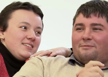 Flavie (L'amour est dans le pré) séparée de Valentin, elle veut que "la situation s'apaise" entre eux 9 Flavie (L'amour est dans le pré) séparée de Valentin, elle veut que "la situation s'apaise" entre eux Flavie (L’amour est dans le pré) séparée de Valentin, elle veut que « la situation s’apaise » entre eux