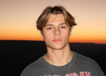 Cameron Smet : le fils de David Hallyday dévoile une rare photo aux côtés de sa mère, Alexandra Pastor 16 Cameron Smet : le fils de David Hallyday dévoile une rare photo aux côtés de sa mère, Alexandra Pastor Cameron Smet : le fils de David Hallyday dévoile une rare photo aux côtés de sa mère, Alexandra Pastor