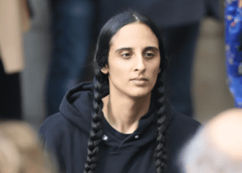 Procès Gérard Depardieu : rare apparition de Roxane, sa fille méconnue, à l’audience avec sa célèbre mère 17 Procès Gérard Depardieu : rare apparition de Roxane, sa fille méconnue, à l’audience avec sa célèbre mère Procès Gérard Depardieu : rare apparition de Roxane, sa fille méconnue, à l’audience avec sa célèbre mère