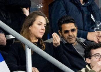 La famille Debbouze réunie au grand complet : Jamel, Mélissa et leurs grands enfants ont passé une soirée sous tension au Stade de France