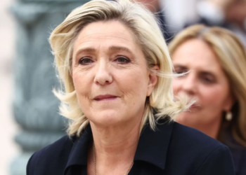 Sidéré, Dany Boon s’emporte en évoquant Marine Le Pen : "Je comprends le ras-le-bol" 13 Sidéré, Dany Boon s’emporte en évoquant Marine Le Pen : "Je comprends le ras-le-bol" Sidéré, Dany Boon s’emporte en évoquant Marine Le Pen : « Je comprends le ras-le-bol »