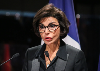 "Tu viens avec un foulard, c’est non" : Rachida Dati balaie les suggestions de Riner sur le voile islamique en compétition 6 "Tu viens avec un foulard, c’est non" : Rachida Dati balaie les suggestions de Riner sur le voile islamique en compétition « Tu viens avec un foulard, c’est non » : Rachida Dati balaie les suggestions de Riner sur le voile islamique en compétition