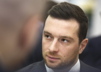 Marine Le Pen condamnée : Jordan Bardella lance une pétition pour "sauver la démocratie" 4 Marine Le Pen condamnée : Jordan Bardella lance une pétition pour "sauver la démocratie" Marine Le Pen condamnée : Jordan Bardella lance une pétition pour « sauver la démocratie »