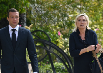 Jordan Bardella pourrait-il remplacer Marine Le Pen en 2027? Ce qu'en disent les sondages 2 Jordan Bardella pourrait-il remplacer Marine Le Pen en 2027? Ce qu'en disent les sondages Jordan Bardella pourrait-il remplacer Marine Le Pen en 2027? Ce qu’en disent les sondages
