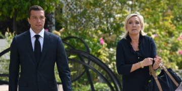 Jordan Bardella pourrait-il remplacer Marine Le Pen en 2027? Ce qu'en disent les sondages 12 Jordan Bardella pourrait-il remplacer Marine Le Pen en 2027? Ce qu'en disent les sondages Jordan Bardella pourrait-il remplacer Marine Le Pen en 2027? Ce qu’en disent les sondages