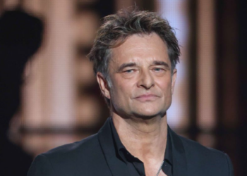 David Hallyday vend la mèche, il va être de nouveau grand-père : l&rsquo;une de ses filles avec Estelle Lefébure enceinte ?