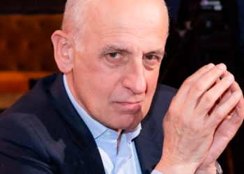 On sait qui va remplacer Jean-Michel Aphatie après son départ pour RTL, une personnalité qui va bientôt débarquer sur M6 !