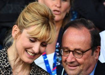 François Hollande : Le mari de Julie Gayet parle de séduction et d&rsquo;un trait qu&rsquo;il maîtrise particulièrement bien