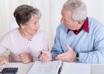 Retraite : quel salaire faut-il toucher pour obtenir une pension de 2 000€ plus tard ?