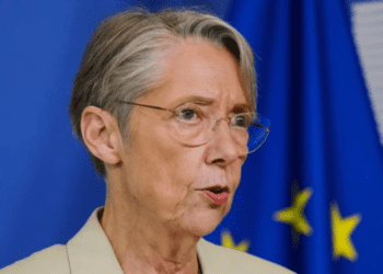 Elisabeth Borne recadre sévèrement Marine Le Pen : “Nous agissons, vous polémiquez” 4 Elisabeth Borne recadre sévèrement Marine Le Pen : “Nous agissons, vous polémiquez” Elisabeth Borne recadre sévèrement Marine Le Pen : “Nous agissons, vous polémiquez”