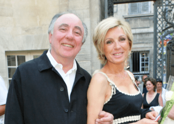 Evelyne Dhéliat, la vie d’après : comment elle a “avancé” après la m*rt de son mari 8 Evelyne Dhéliat, la vie d’après : comment elle a “avancé” après la m*rt de son mari Evelyne Dhéliat, la vie d’après : comment elle a “avancé” après la m*rt de son mari