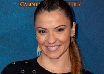 “Le temps passe si vite » : Denitsa Ikonomova partage une photo de son bébé et il a déjà bien grandi !