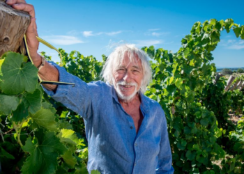 Pierre Richard : Sa maison est située dans une région sauvage et réputée pour sa beauté, photos à couper le souffle