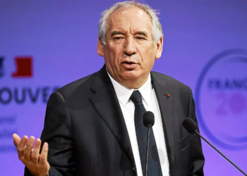 Budget 2026 : « La France ne produit pas assez et ne travaille pas assez », déplore Bayrou