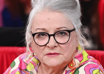 Josiane Balasko : Ce secret de famille qu’elle a découvert à la disparition de son père