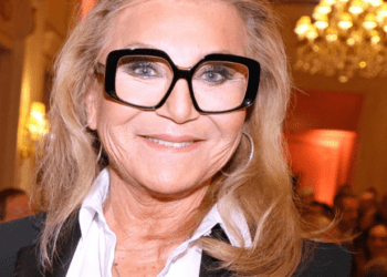 « Je m’en fous complètement » : Sheila pas triste du tout d&rsquo;être absente des Enfoirés, elle explique pourquoi