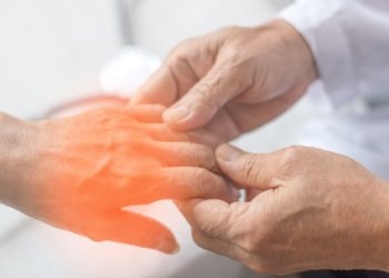 Les raisons pour lesquelles vous pourriez ressentir des engourdissements ou des picotements dans vos mains