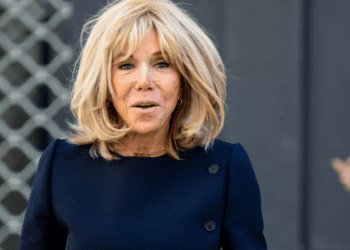 Brigitte Macron déchaînée à Mayotte : ses pas de danse donnent le sourire !