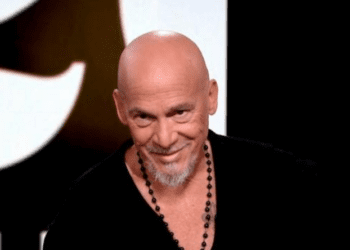 “Différents niveaux de m****” : de retour sur le devant de la scène, Florent Pagny fait le point sur son cancer