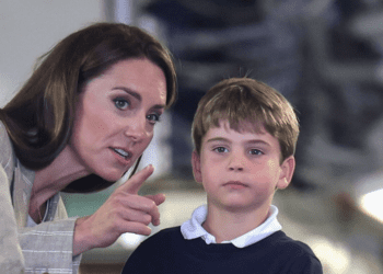 Prince Louis fête ses 7 ans : le palais de Kensington dévoile une nouvelle photo, les internautes émus par sa ressemblance avec Kate Middleton