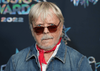 Des proches de Renaud se confient sur le chanteur : « On lui a évité la m*rt plusieurs fois »