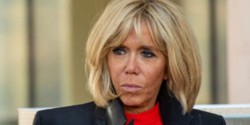 Brigitte Macron face à la maladie : "Je veux me faire soigner ici" 12 Brigitte Macron face à la maladie : "Je veux me faire soigner ici" Brigitte Macron face à la maladie : « Je veux me faire soigner ici »