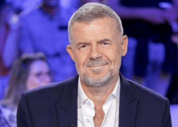 « L’argent qu’elle a gagné grâce à Cyril Hanouna » : Éric Naulleau fulmine contre Raquel Garrido