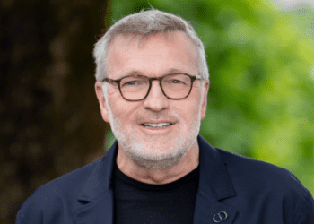 “S’il y avait eu la pilule, il ne serait pas là » : cette phrase choquante de sa mère qui a marqué Laurent Ruquier