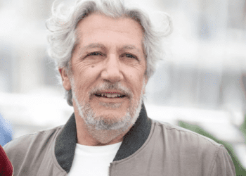 Alain Chabat : « Je fais ce que je veux de mon corps », sa fille Louise balance sur son couple libre