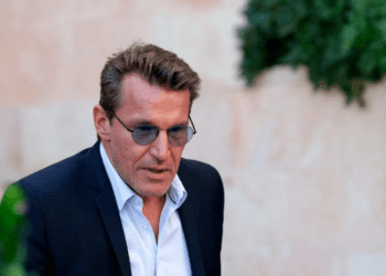 « Vous m’avez recollé les doigts » : Benjamin Castaldi victime d’un grave accident