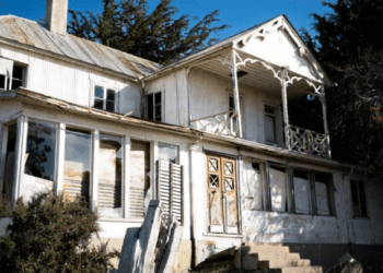 Sa maison est squattée, le propriétaire de 95 ans doit payer la facture d'eau... de 17 000 euros 8 Sa maison est squattée, le propriétaire de 95 ans doit payer la facture d'eau... de 17 000 euros Sa maison est squattée, le propriétaire de 95 ans doit payer la facture d’eau… de 17 000 euros