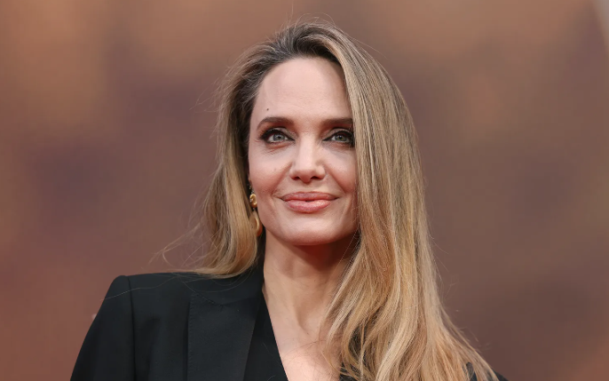Capture decran 2025 05 06 012810 Angelina Jolie