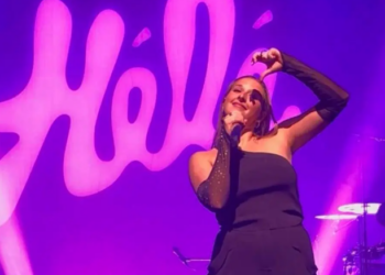 Héléna Bailly en concert à Paris : un invité très spécial repéré par les fans dans le public !