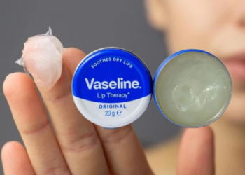 Comment utiliser la vaseline pour une belle peau et des lèvres douces ? 15 Comment utiliser la vaseline pour une belle peau et des lèvres douces ? Comment utiliser la vaseline pour une belle peau et des lèvres douces ?