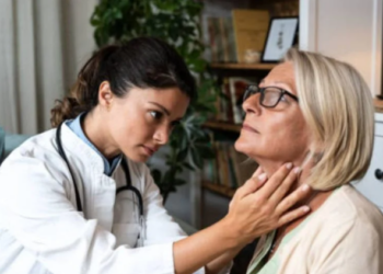 Cancer de la thyroïde : ces trois symptômes qui doivent vous inquiéter