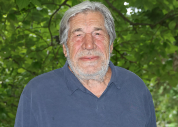 Jean-Pierre Castaldi (80 ans) mécontent de sa maigre retraite : "J'ai vendu la Porsche..." 17 Jean-Pierre Castaldi (80 ans) mécontent de sa maigre retraite : "J'ai vendu la Porsche..." Jean-Pierre Castaldi (80 ans) mécontent de sa maigre retraite : « J’ai vendu la Porsche… »