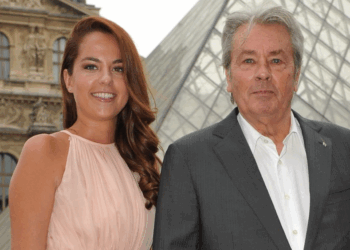 Anouchka Delon reconnaît avoir menti à son père sur une grande partie de sa vie 11 Anouchka Delon reconnaît avoir menti à son père sur une grande partie de sa vie Anouchka Delon reconnaît avoir menti à son père sur une grande partie de sa vie