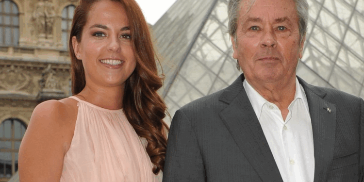 Capture decran 2025 05 16 180307 Anouchka Delon