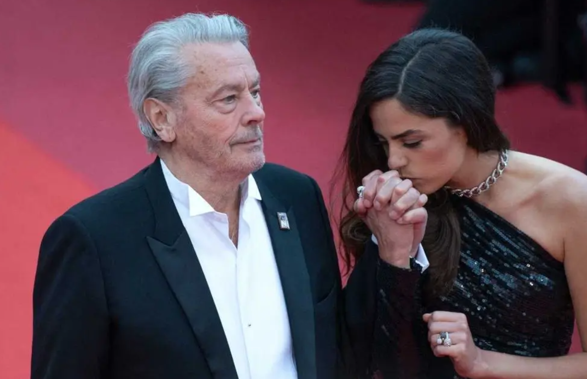 Capture decran 2025 05 16 180326 Anouchka Delon
