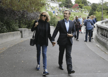 Emmanuel Macron taclé en public par Brigitte : "On n’en pouvait plus" 14 Emmanuel Macron taclé en public par Brigitte : "On n’en pouvait plus" Emmanuel Macron taclé en public par Brigitte : « On n’en pouvait plus »