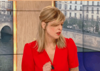 Une journaliste de BFMTV filmée alors qu'elle était "censée être en off" : ces images qui n'auraient jamais dû être diffusées 3 Une journaliste de BFMTV filmée alors qu'elle était "censée être en off" : ces images qui n'auraient jamais dû être diffusées Une journaliste de BFMTV filmée alors qu’elle était « censée être en off » : ces images qui n’auraient jamais dû être diffusées