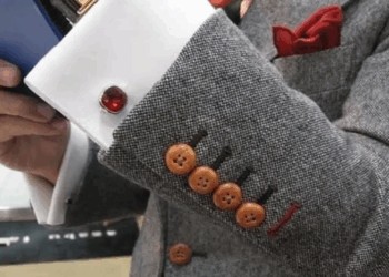 Pourquoi y a-t-il autant de boutons sur les manches d’une veste d’homme s’ils sont inutiles ? 18 Pourquoi y a-t-il autant de boutons sur les manches d’une veste d’homme s’ils sont inutiles ? Pourquoi y a-t-il autant de boutons sur les manches d’une veste d’homme s’ils sont inutiles ?