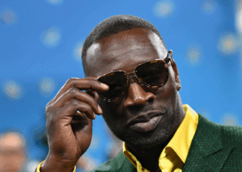 Omar Sy pas si sympa ? L’acteur perd ses nerfs gare de Lyon à Paris pour un motif futile, une plainte déposée