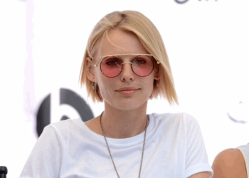 Choc toxique lié aux règles : le mannequin Lauren Wasser va être amputée de sa seconde jambe 5 Choc toxique lié aux règles : le mannequin Lauren Wasser va être amputée de sa seconde jambe Choc toxique lié aux règles : le mannequin Lauren Wasser va être amputée de sa seconde jambe