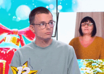 "Ma mère travaille énormément pour gagner moins" : Émilien (Les 12 coups de midi) engrange 120 000 euros par mois 1 "Ma mère travaille énormément pour gagner moins" : Émilien (Les 12 coups de midi) engrange 120 000 euros par mois « Ma mère travaille énormément pour gagner moins » : Émilien (Les 12 coups de midi) engrange 120 000 euros par mois